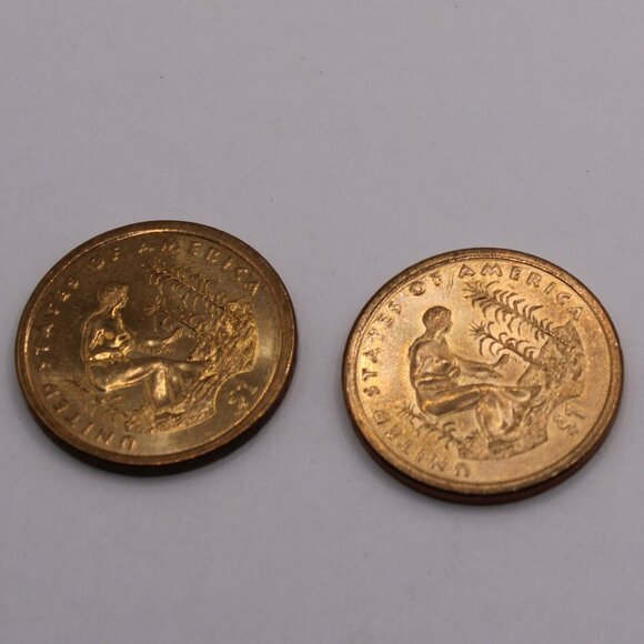 227258 (2) No Mint Sacagawea (color) Gold Dollars - Picture 3 of 3